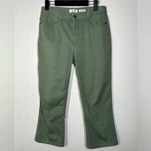 Northern Reflections Green Weekend Cropped Pants Size 8